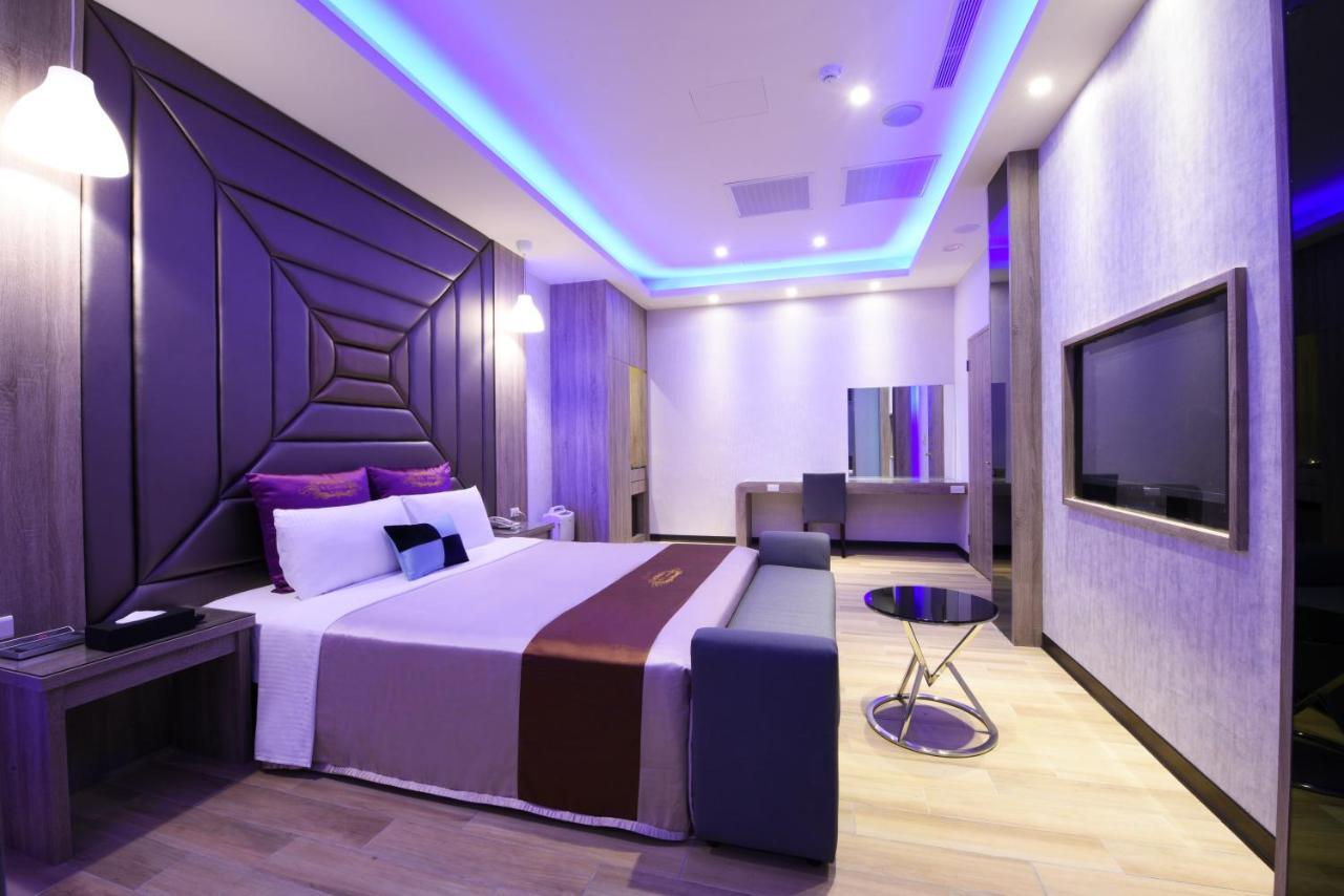 Purple Rainbow Motel Taipei Exterior photo